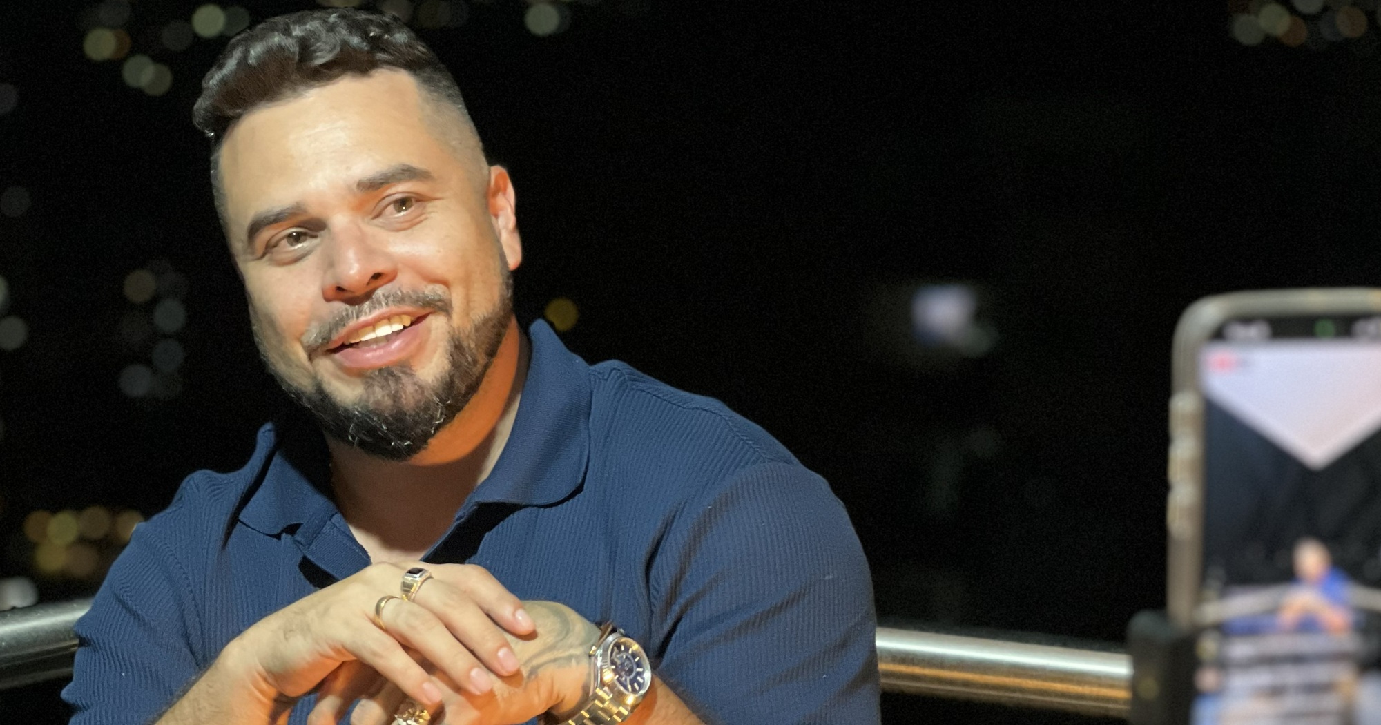 Julián López marca un hito digital y debuta en KICK como pionero del género popular